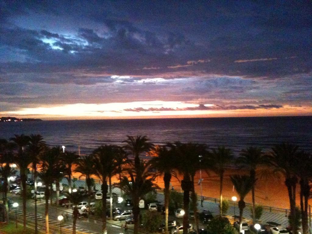 Apartamentos Bahia Alicante Pokoj fotografie